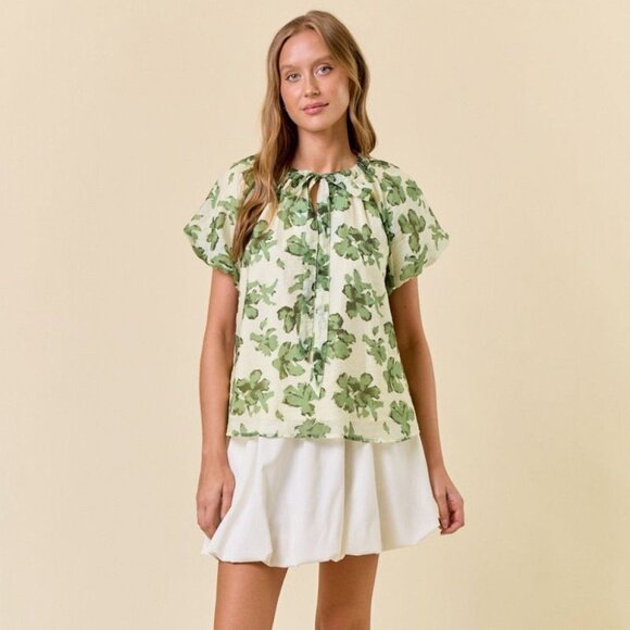 Women's Green Floral Puff Sleeve Top Doe & Rae Size Medium NWT - Picture 4 of 5